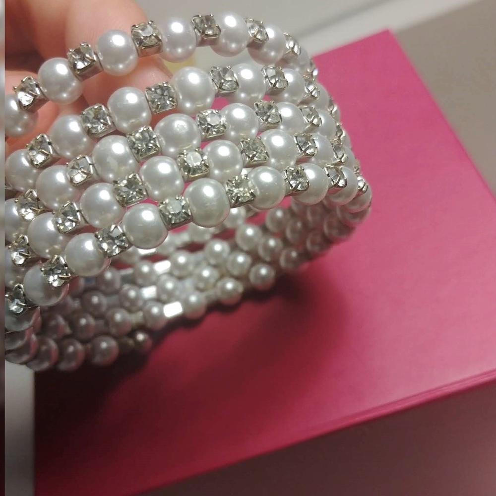 Bracelet - Picture 1 of 5